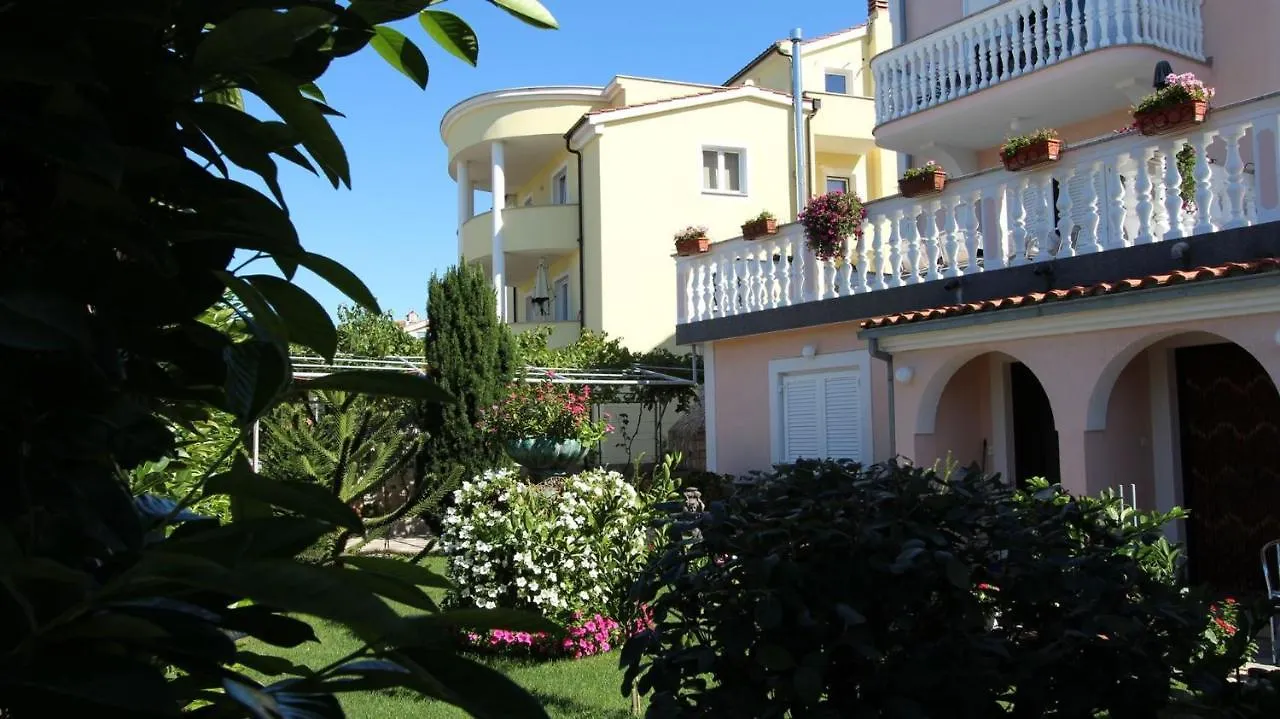 Apartments Ravlic Ana Malinska Croatia