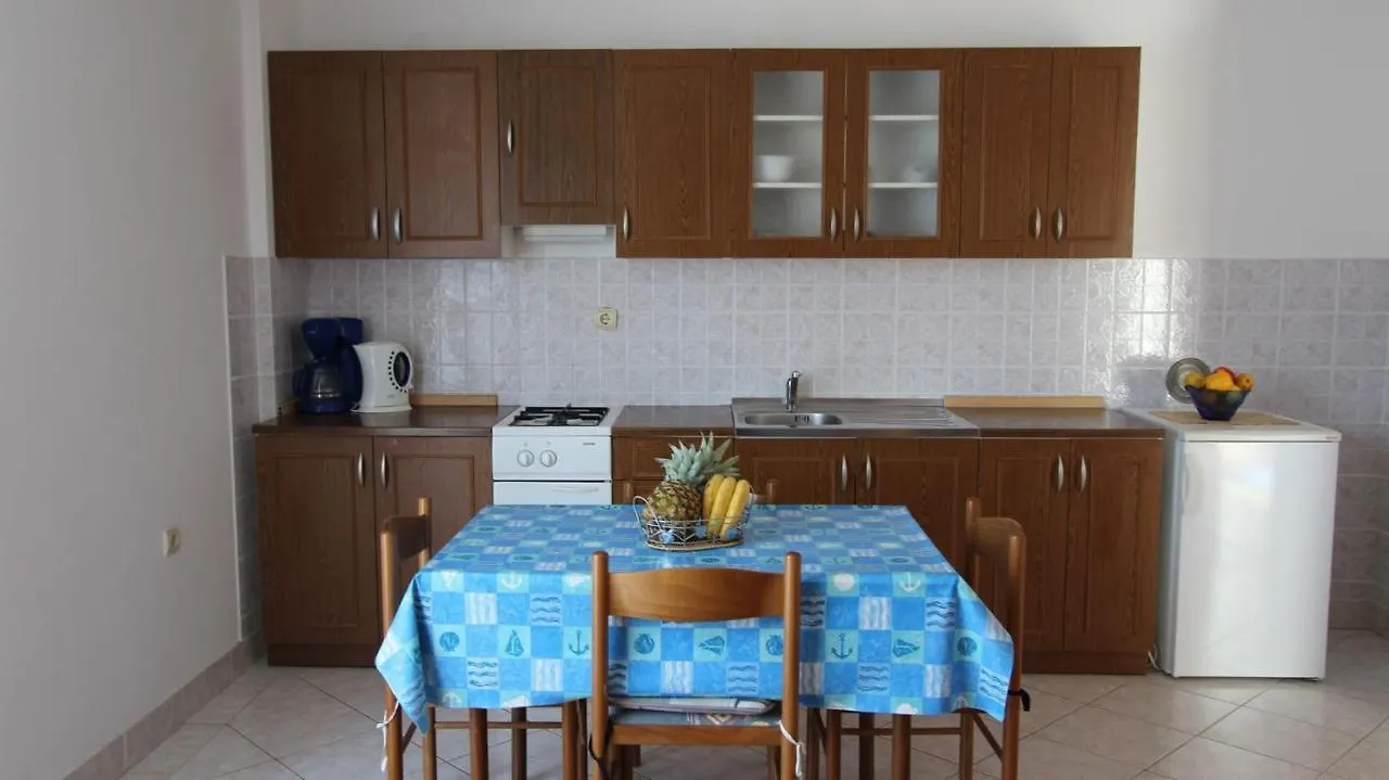 Guest house Apartments Ravlic Ana Malinska