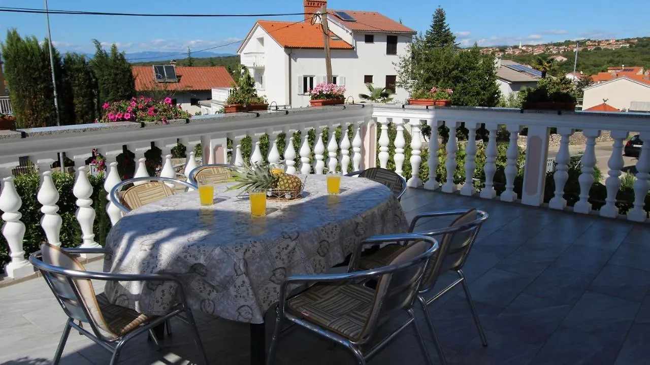 Apartments Ravlic Ana Malinska Guest house