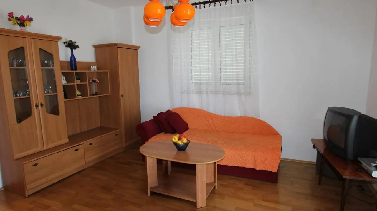 Apartments Ravlic Ana Malinska Guest house