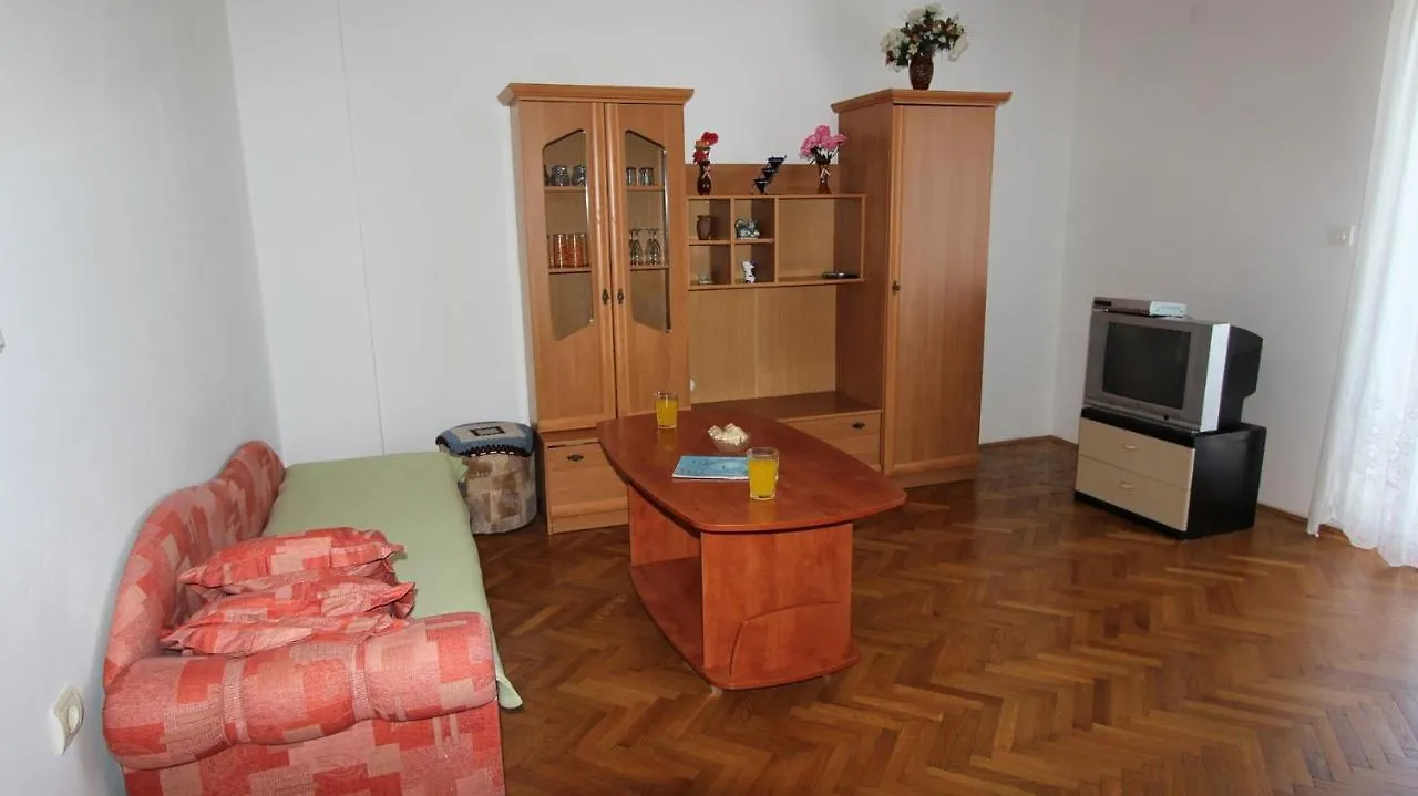 Apartments Ravlic Ana Malinska Guest house