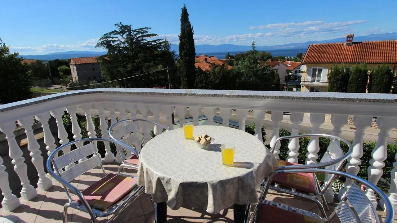 Apartments Ravlic Ana Malinska Guest house